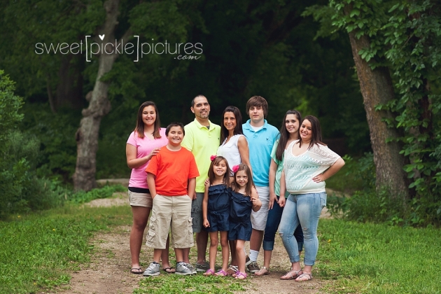 large family session sweet pickle pictures