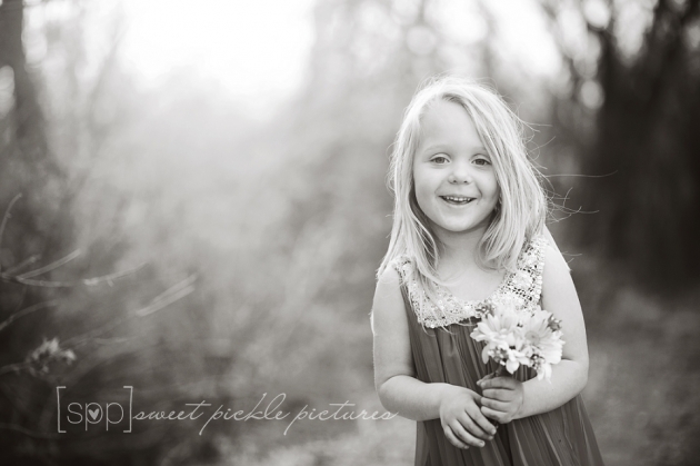 Sweet Outdoor Child Session Sweet Pickle Pictures